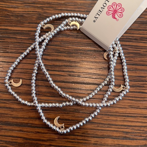 💕HP💕Beaded charm silver moon bracelet set (3) - Picture 4 of 4